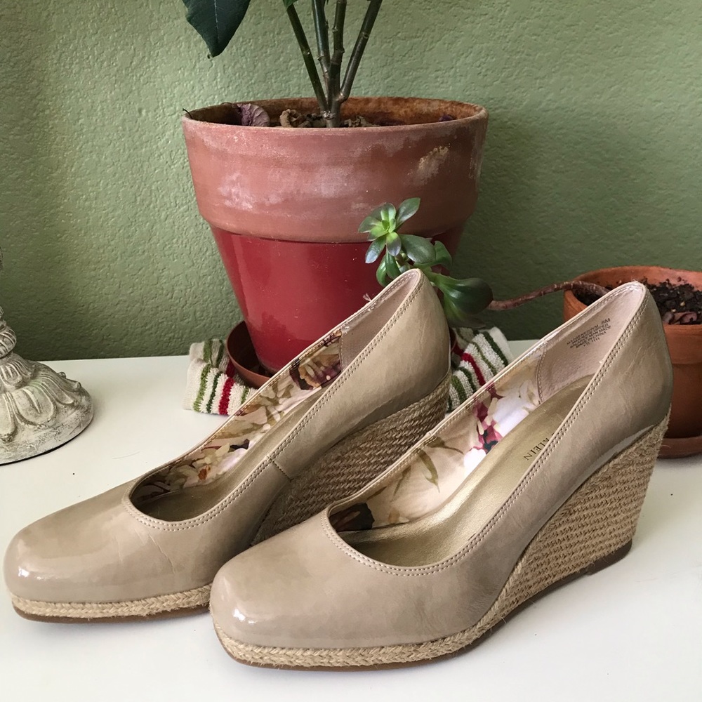 Perfect Anne Klein wedges size 8